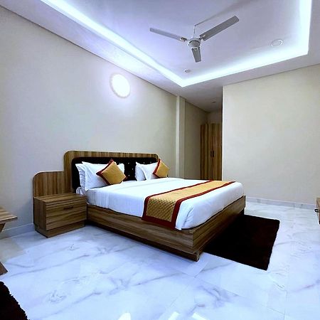 Hotel Vrinda Niddhivan ! Fully Ac, Prem Mandir At Walking Distance ! Just Near The Iskcon Temple Vrindāvan Exteriér fotografie