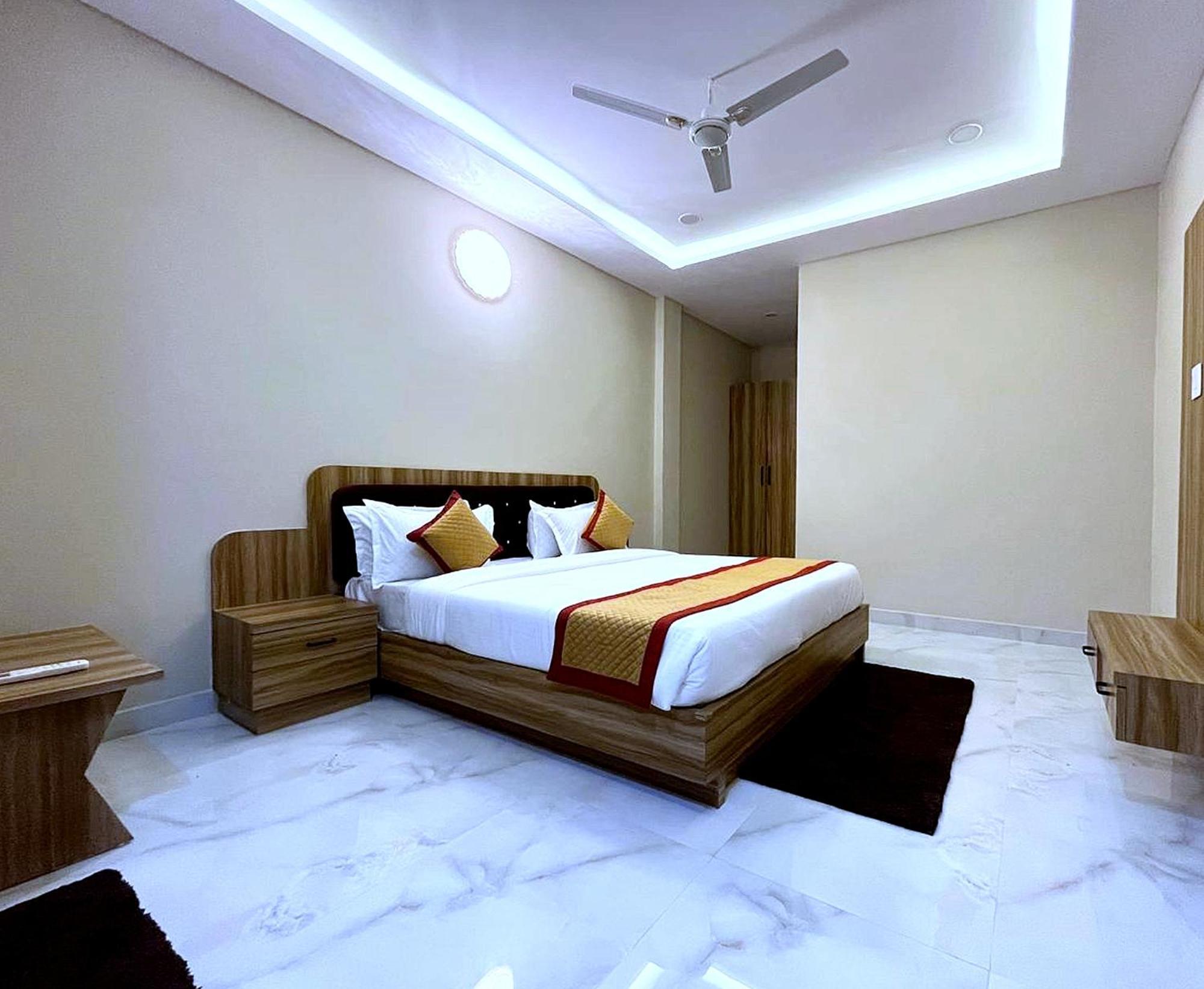 Hotel Vrinda Niddhivan ! Fully Ac, Prem Mandir At Walking Distance ! Just Near The Iskcon Temple Vrindāvan Exteriér fotografie